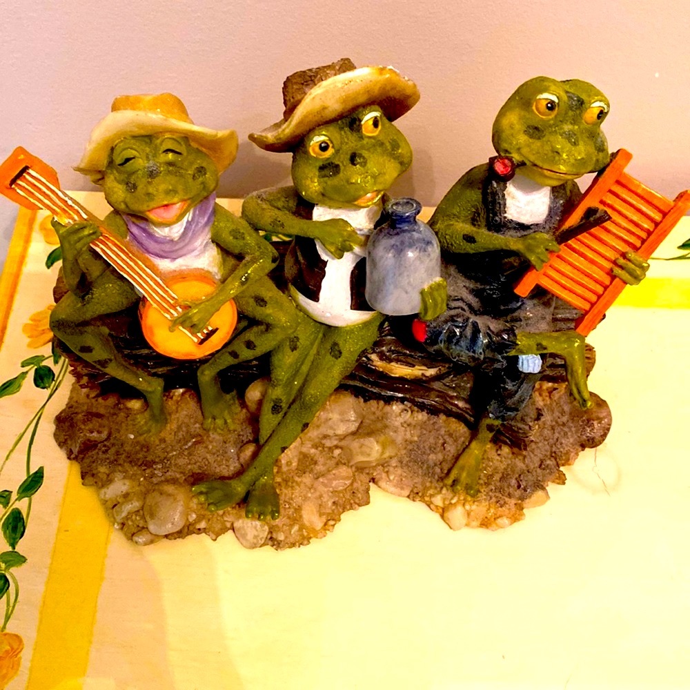 Frog Musicians Sculpture